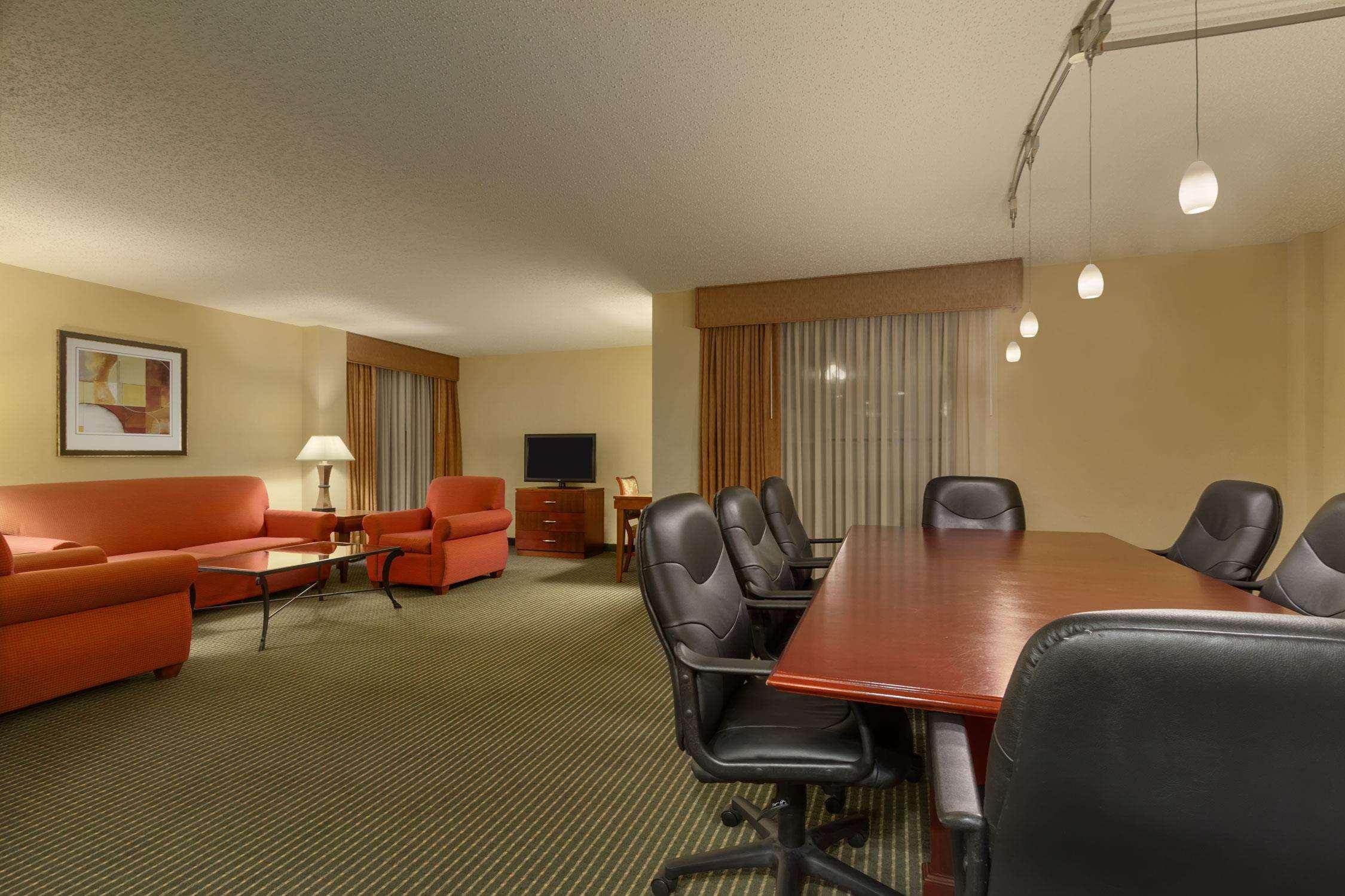 Embassy Suites Winston-Salem Dış mekan fotoğraf