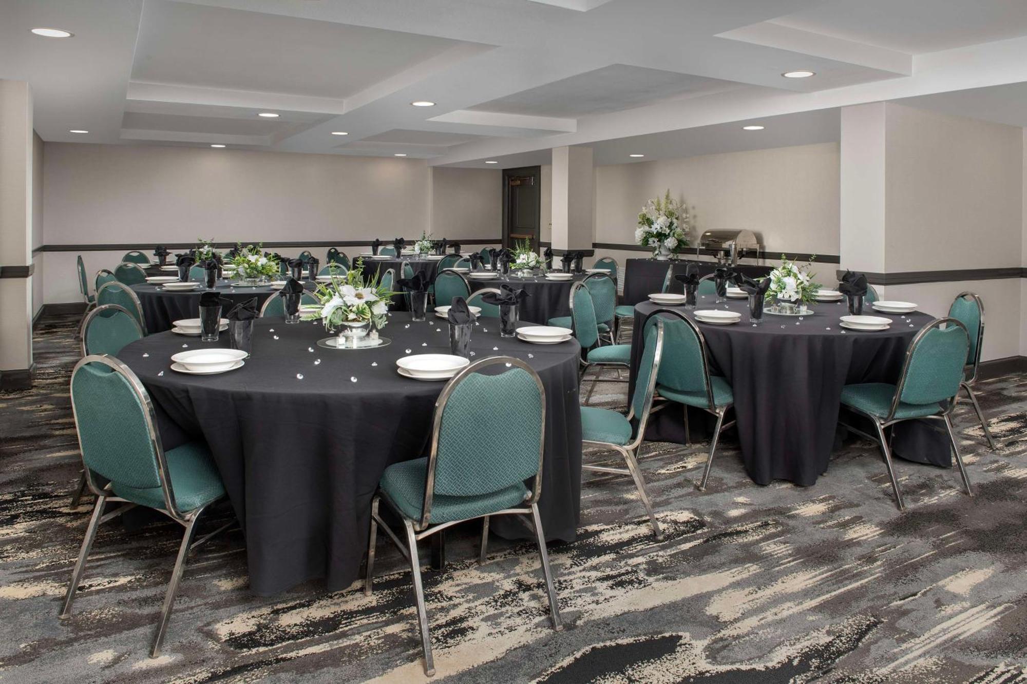 Embassy Suites Winston-Salem Dış mekan fotoğraf