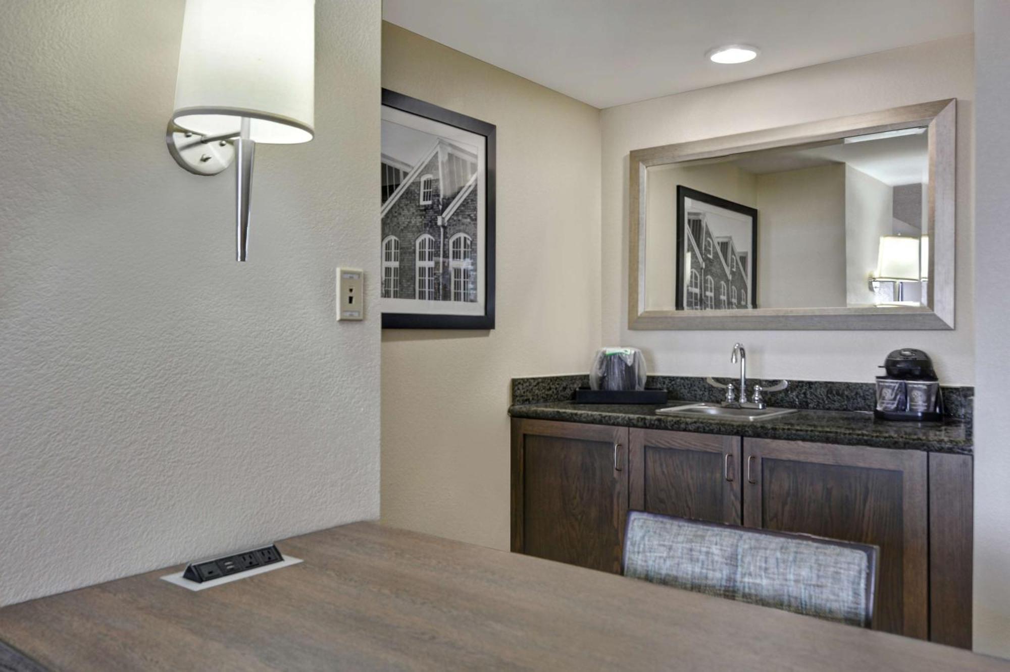 Embassy Suites Winston-Salem Dış mekan fotoğraf