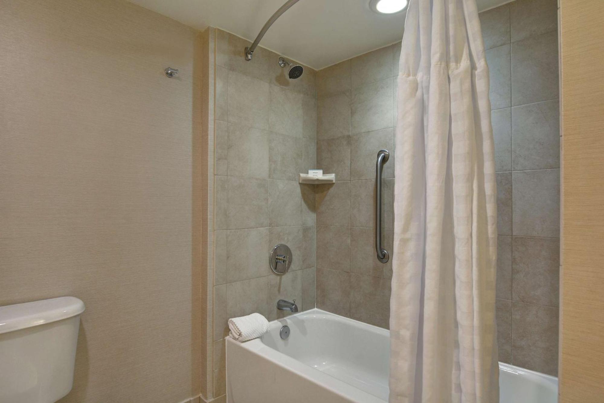Embassy Suites Winston-Salem Dış mekan fotoğraf