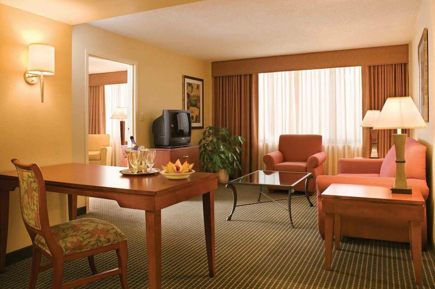 Embassy Suites Winston-Salem Dış mekan fotoğraf